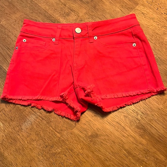FRAYED 🐝🐝SHORTY SHORTS - Picture 3 of 13